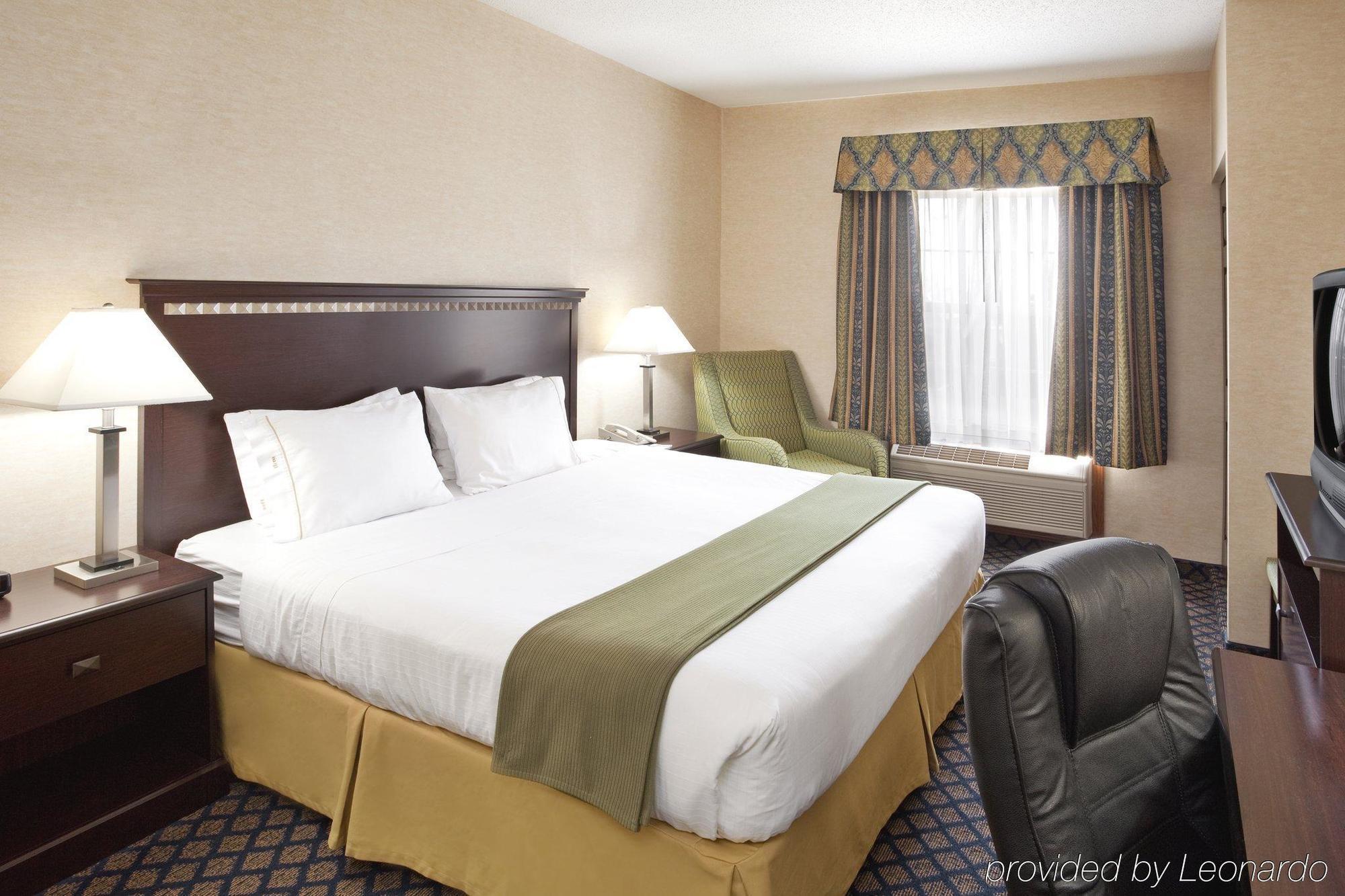 Express & Delaware-columbus Area By Ihg Hotel 2*