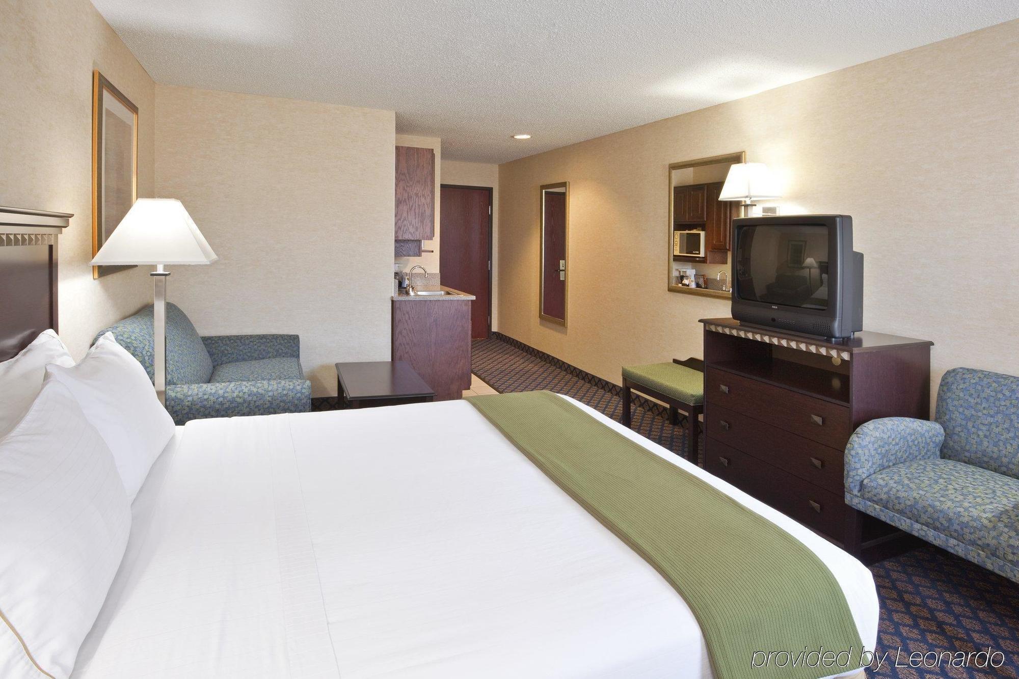 Express & Delaware-columbus Area By Ihg Hotel 2*