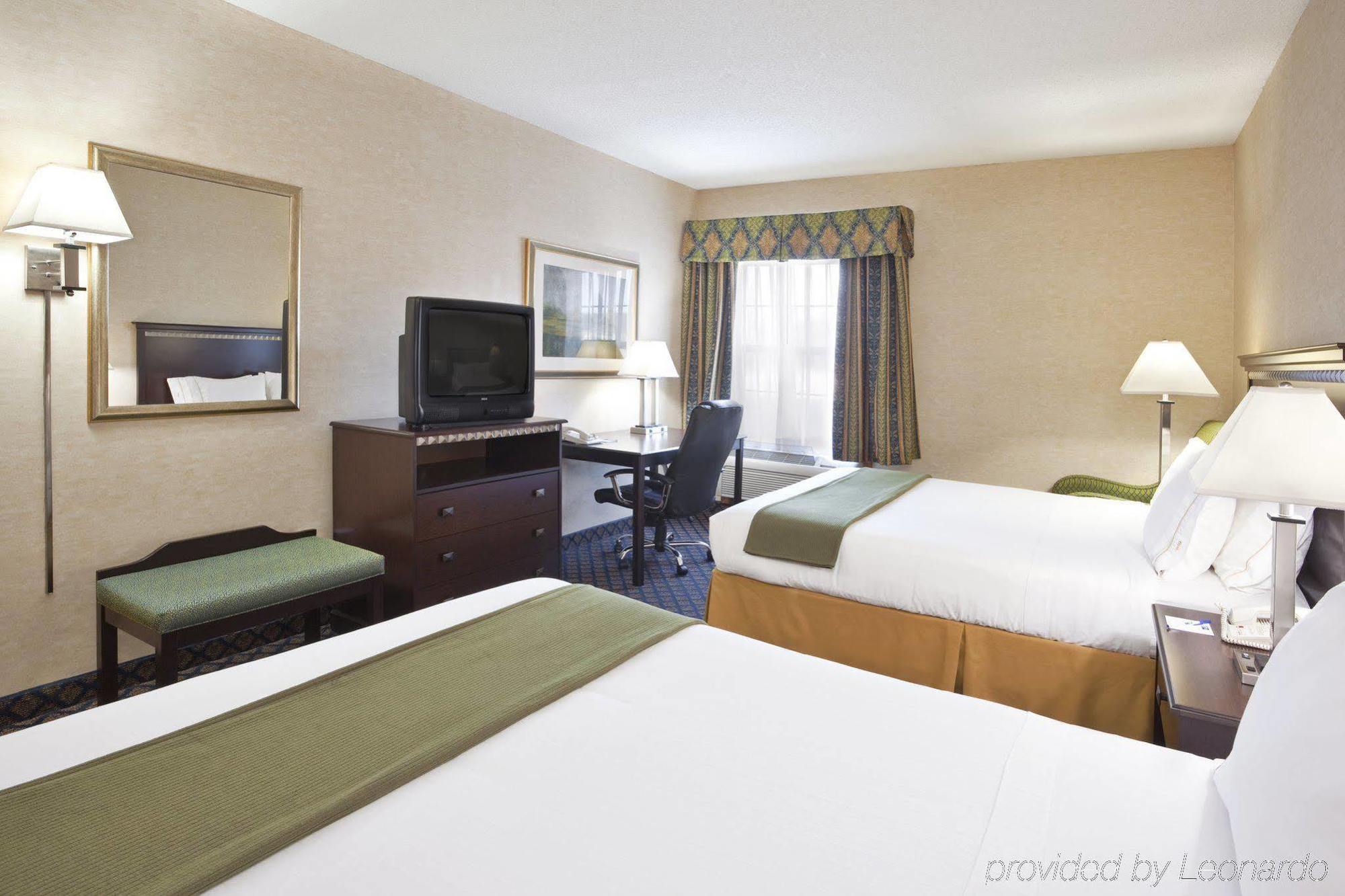 Express & Delaware-columbus Area By Ihg Sunbury