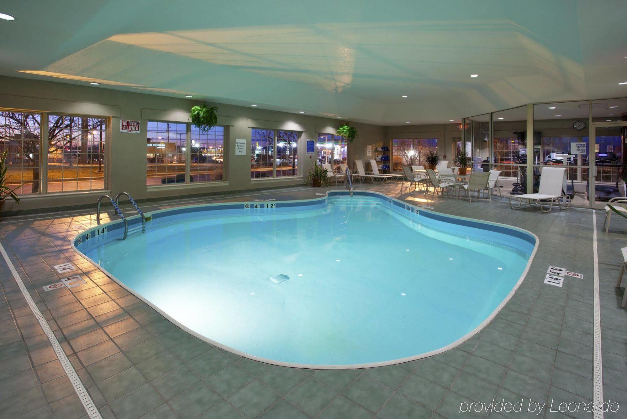 Express & Delaware-columbus Area By Ihg Hotel 2*