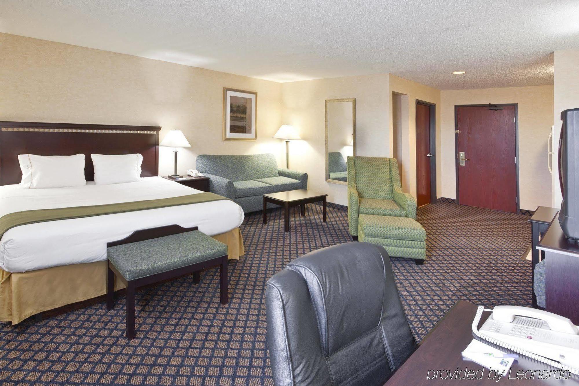 Express & Delaware-columbus Area By Ihg Sunbury