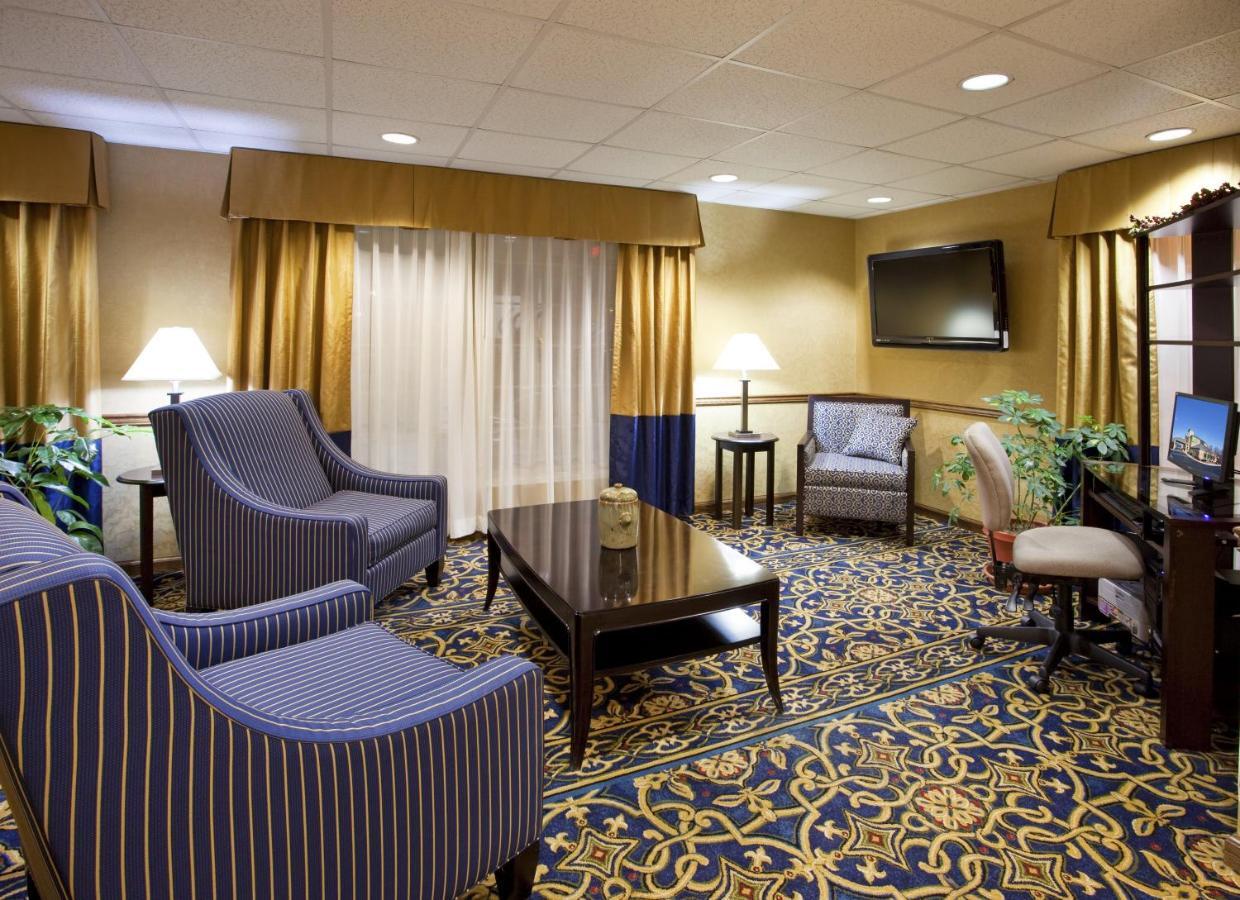Express & Delaware-columbus Area By Ihg Hotel 2*